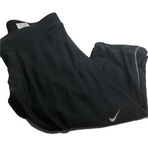 Nike Dri-fit Capri legging Medium, zip pocket back